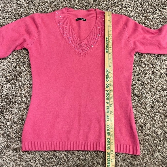 Just woman v neck hot pink barbie core merino wool sweater - Picture 3 of 7